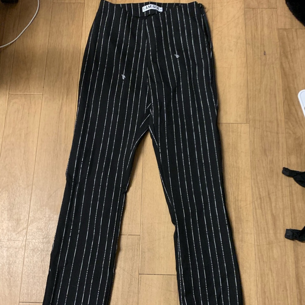 I am Gia pants